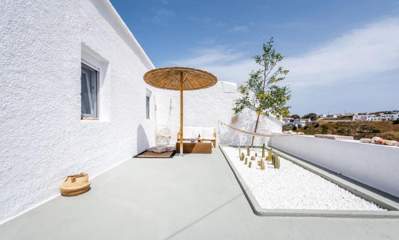 Salty Caves Apartments Milos Trypiti Exterior foto