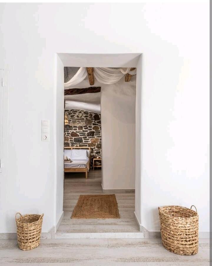 Salty Caves Apartments Milos Trypiti Zimmer foto